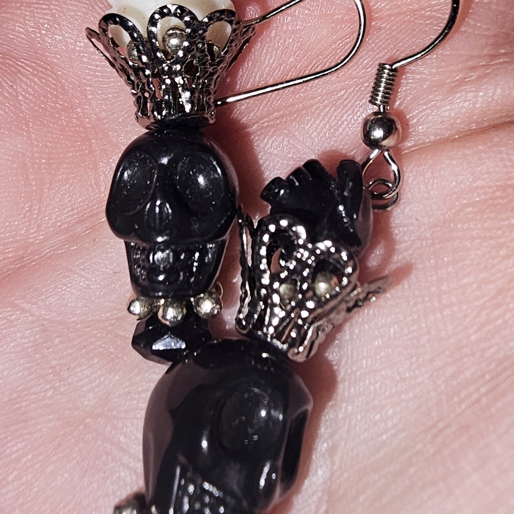 **SOLD**𝕊𝕡𝕖𝕔𝕚𝕒𝕝 𝕄𝕒𝕕𝕖 𝕊𝕜𝕦𝕝𝕝 𝔼𝕒𝕣𝕣𝕚𝕟𝕘𝕤 - Picture 6 of 7